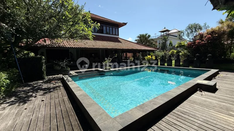 Villa Hanya 2 Menit ke Pantai Saba Dekat Rumah Sakit Kasih Ibu - Real Estate in Bali