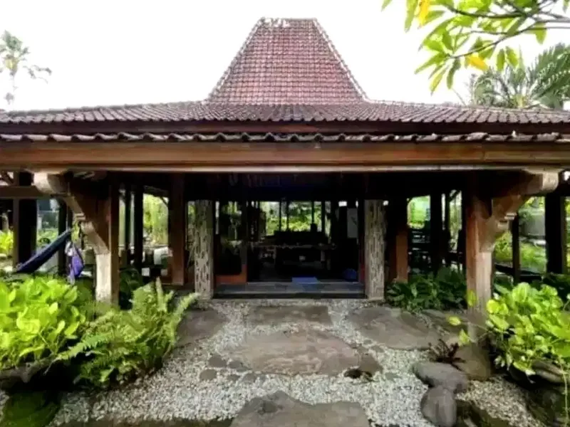 Tanah MURAH Bonus Joglo Umalas Kerobokan - Real Estate in Bali