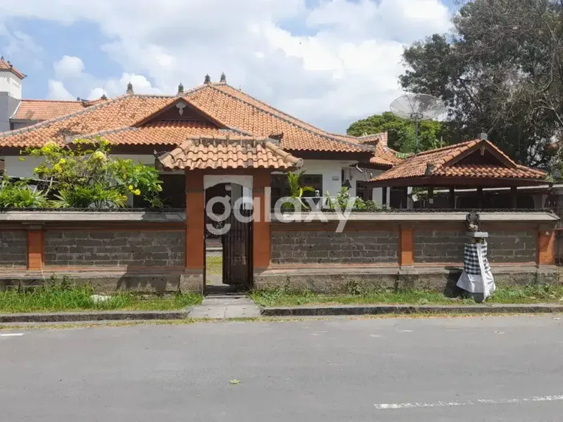 RUMAH LC GATSU BARAT KEROBOKAN BADUNG, BALI - Real Estate in Bali