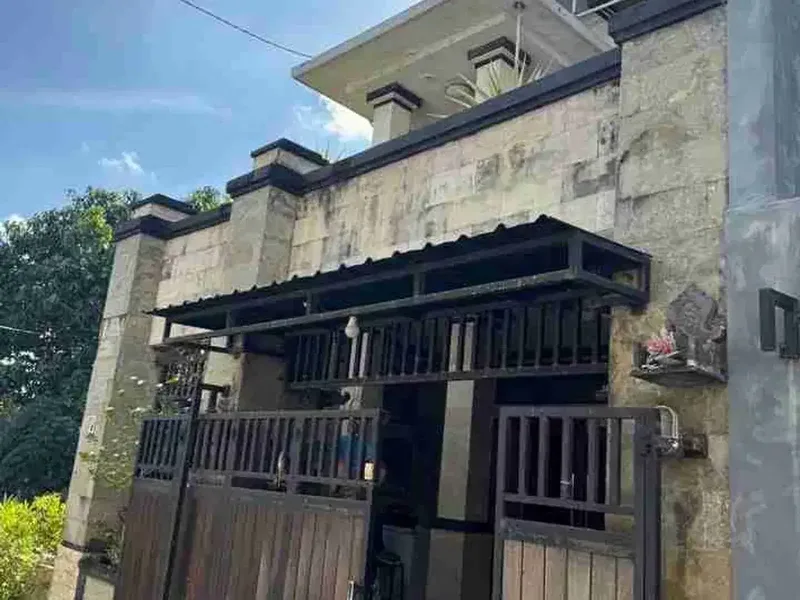 Rumah 2 Lantai Semi Furnish Siap Huni di  Kerobokan - Real Estate in Bali