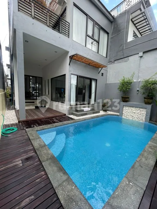 Disewakan/dijual Rumah Private Pool Di Gatsu Barat - Bali in Bali