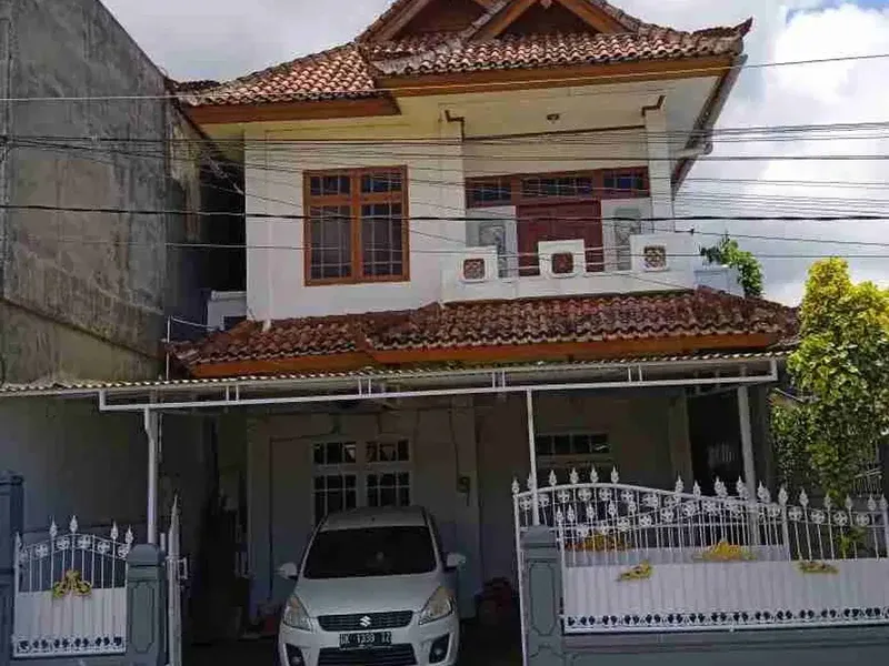jual rumah 2 lantai , 1,5 are area Sesetan lap.Pegok Denpasar - Bali in Bali