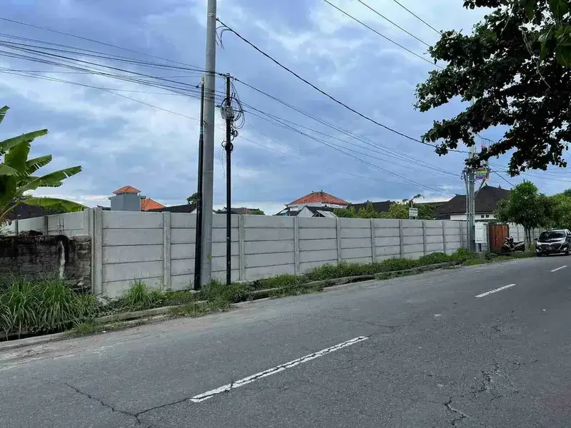 TANAH PREMIUM JALAN UTAMA BATANGHARI RENON DENPASAR BALI - Real Estate in Bali