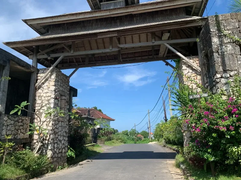 Disewakan tanah dengan luas 2 are di Uluwatu Jalan Pura Tangi - Real Estate in Bali