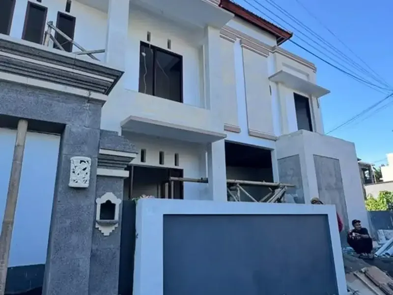 For sale  DI JUAL RUMAH SIAP HUNI Lt. 2 (NEW HOUSE)  Lokasi di Kebo Iwa Utara, Denpasar Barat - Ba - Real Estate in Bali