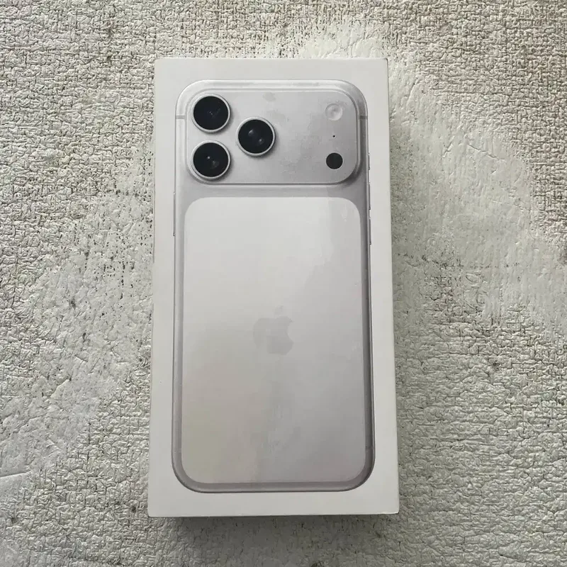 iPhone 17 Pro Max iBox PA/A Warna Silver 256GB -New segel. - Bali in Bali