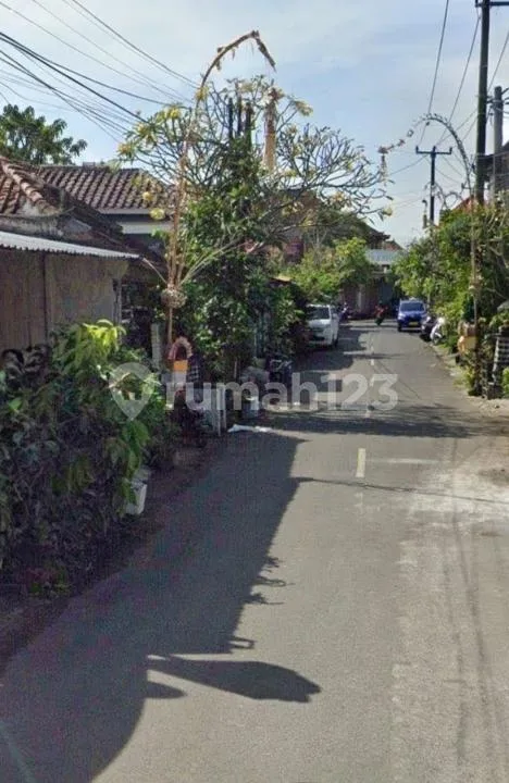 Rumah di Perum Taman Penta Jimbaran Lokasi Strategis - Real Estate in Bali