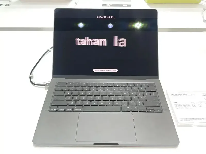 CICIL MACBOOK PRO BISA PAKAI HOME CREDIT - Electronics in Bali