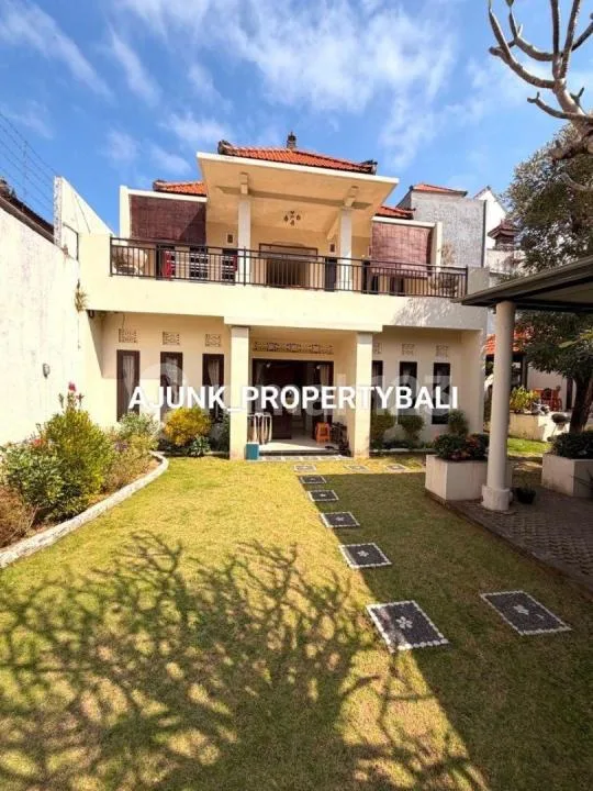 Vila Strategis Lingkungan VilaÂ² & Rumah Pribadi, Sanur - Bali in Bali