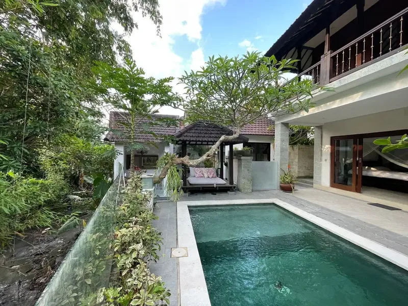 4 BEDROOMS FULLY RENOVATED VILLA IN PADONAN FOR SALE - Real Estate in Bali