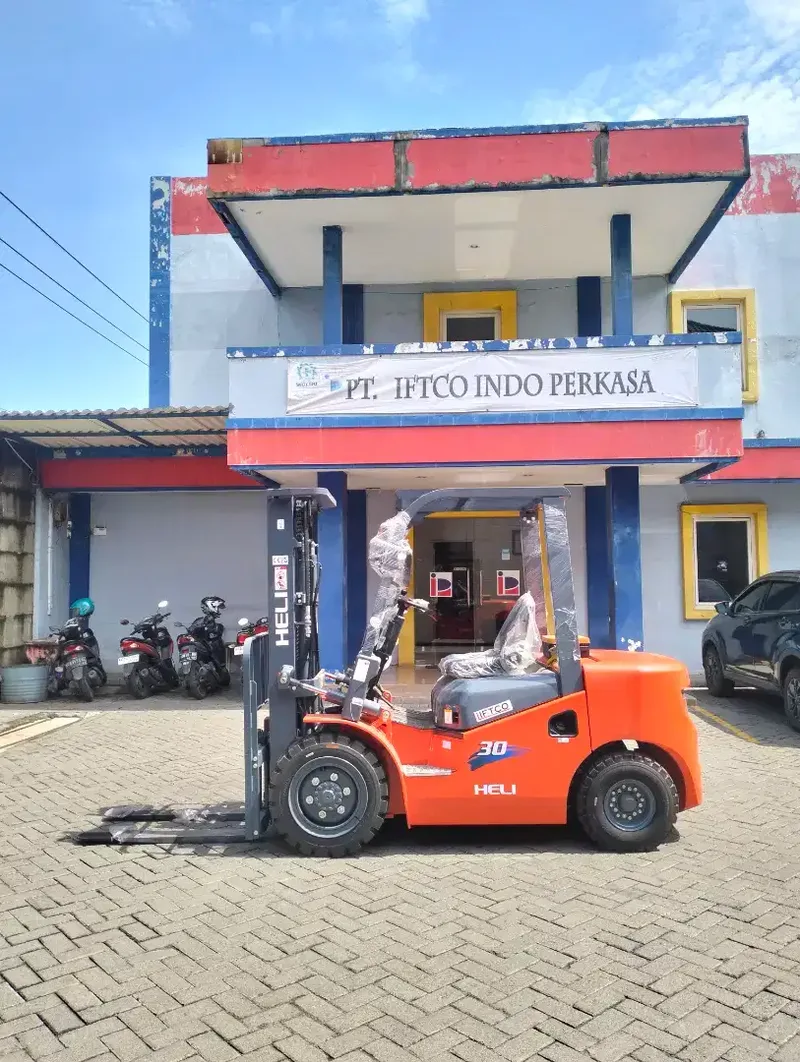 Jual Forklift Diesel HELI 3 Ton Engine ISUZU Japan Di Bali - Vehicles in Bali