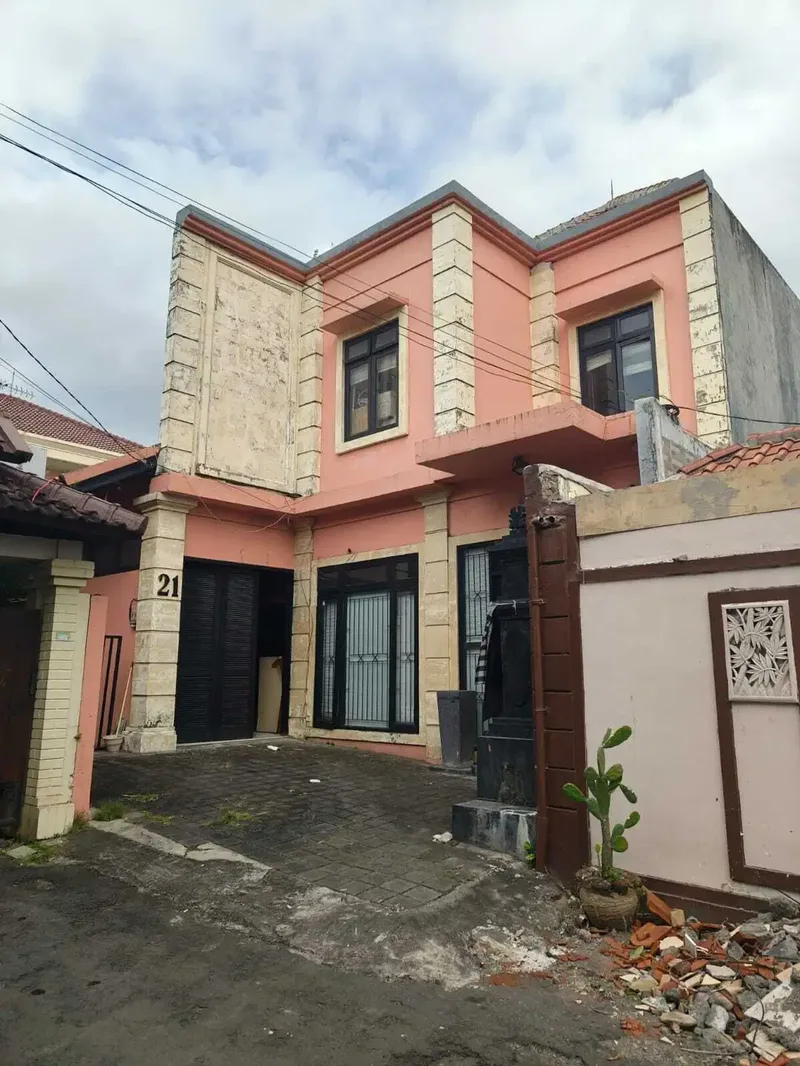 FOR SELL GUDANG DAN KANTOR 2 LT SANGAT LUAS DI RENON PUSAT KOTA BALI - Real Estate in Bali