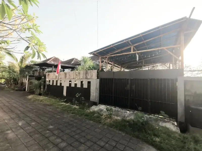 Rumah Halaman Luas di Dukuh Sari Kampial Residence Nusa Dua - Real Estate in Bali