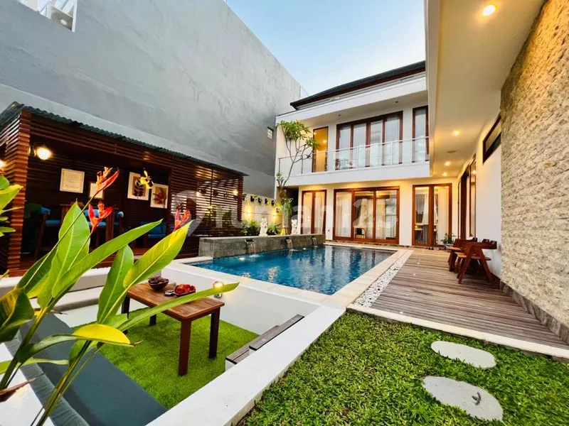 Brand New Villa 4 Br Modern di Jimbaran Bali 15 Menit Bandara - Real Estate in Bali
