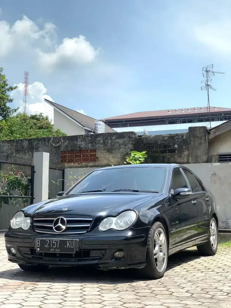 DIJUAL MercedesBenz C230 V6 SPORT 2007 - Vehicles in Bali