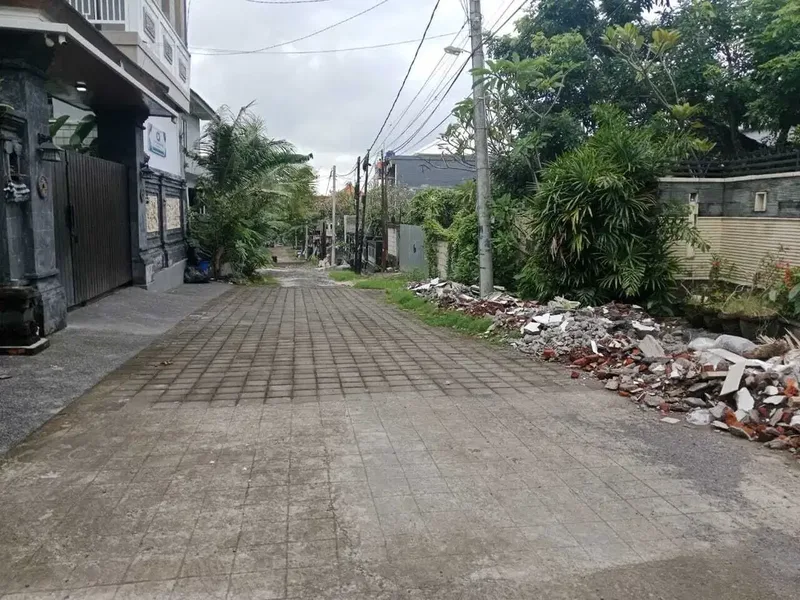 Dijual Tanah Bonus Bangunan Di Denpasar - Real Estate in Bali