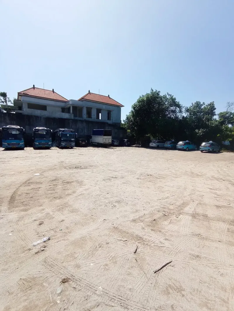 tanah premium pinggir pantai di kuta,dikelilingi Mall dan hotel - Real Estate in Bali