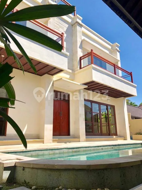 Villa Modern Minimalis Di Lingkungan Asri Jimbaran - Real Estate in Bali