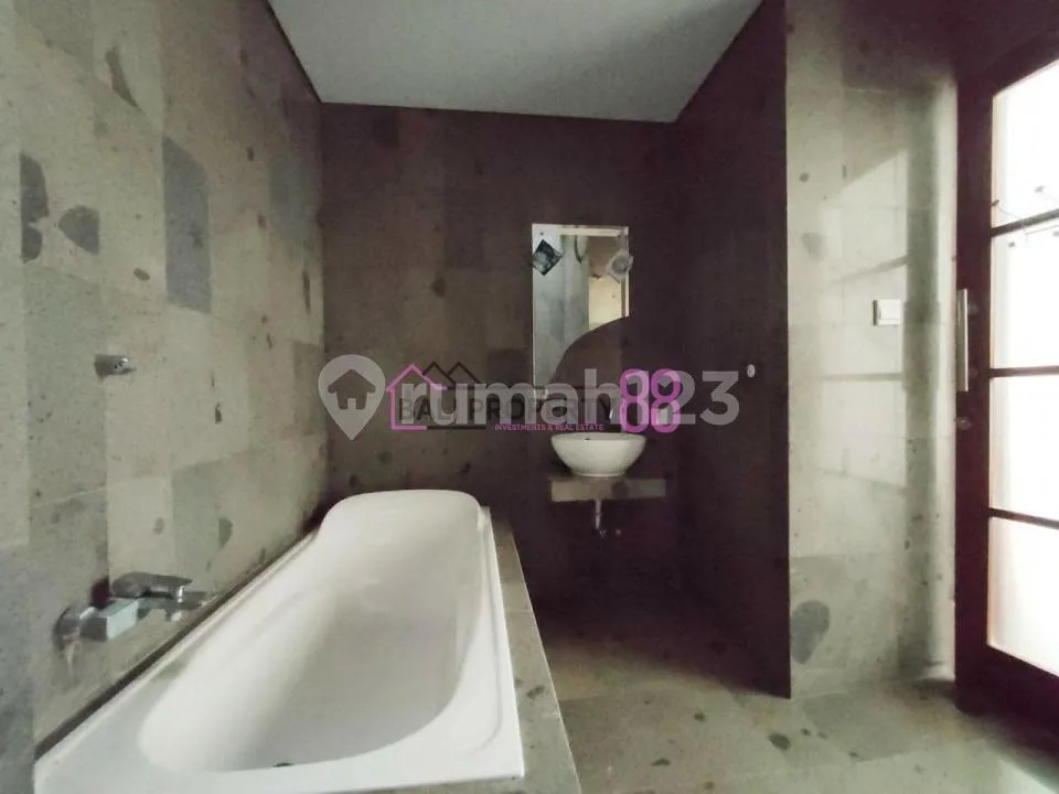 Villa Mewah Modern dengan Kolam Renang Pribadi di Sanur | 3 KT di Kutat Lestari - Image 2 of 4