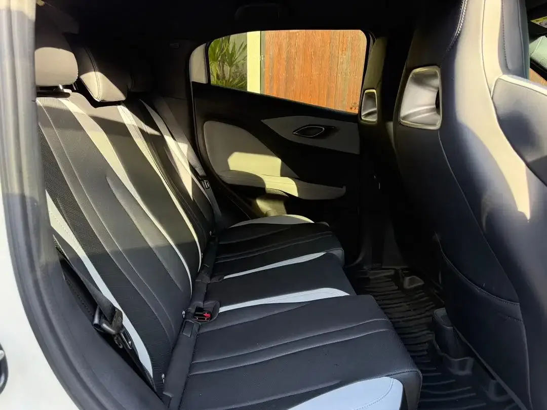BYD ATTO 1 PREMIUM - Image 5 of 10