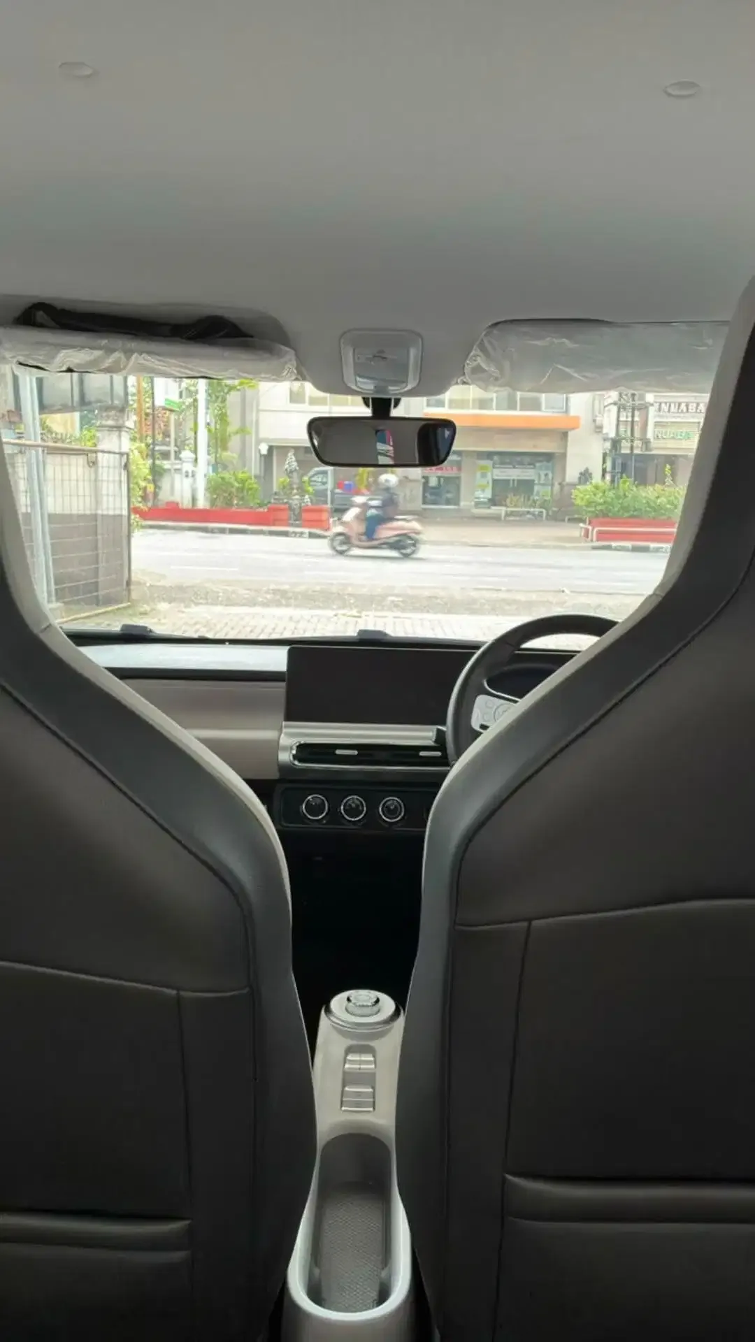Wuling Air Ev 2023 putih - Image 8 of 10