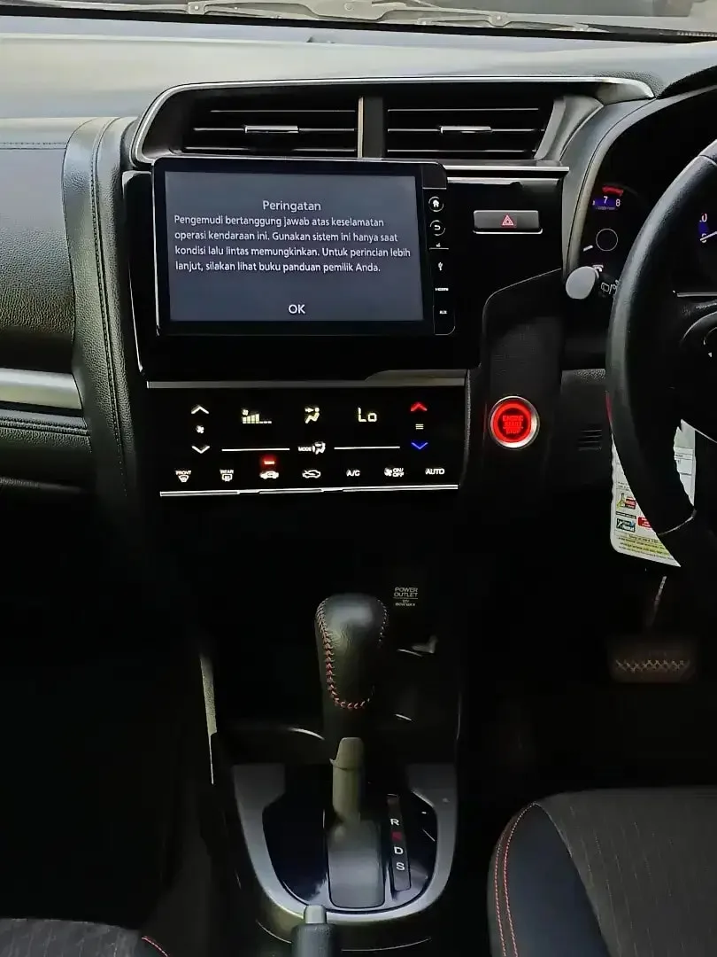 HONDA JAZZ RS FACELIFT LAST EDITION ASLI BALI SUPER ISTIMEWA - Image 5 of 10