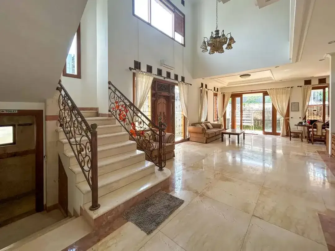 Dijual Cepat! Rumah 2 Lantai 5BR di Teras Ayung Gatsu Timur Denpasar Bali – Eksklusif & Siap Huni - Image 3 of 10