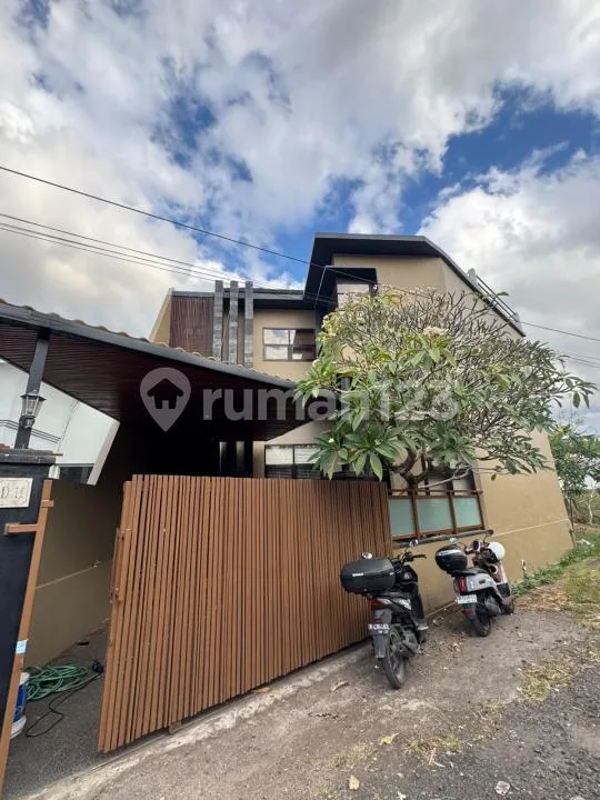 Leasehold Guesthouse - Image 1 of 4