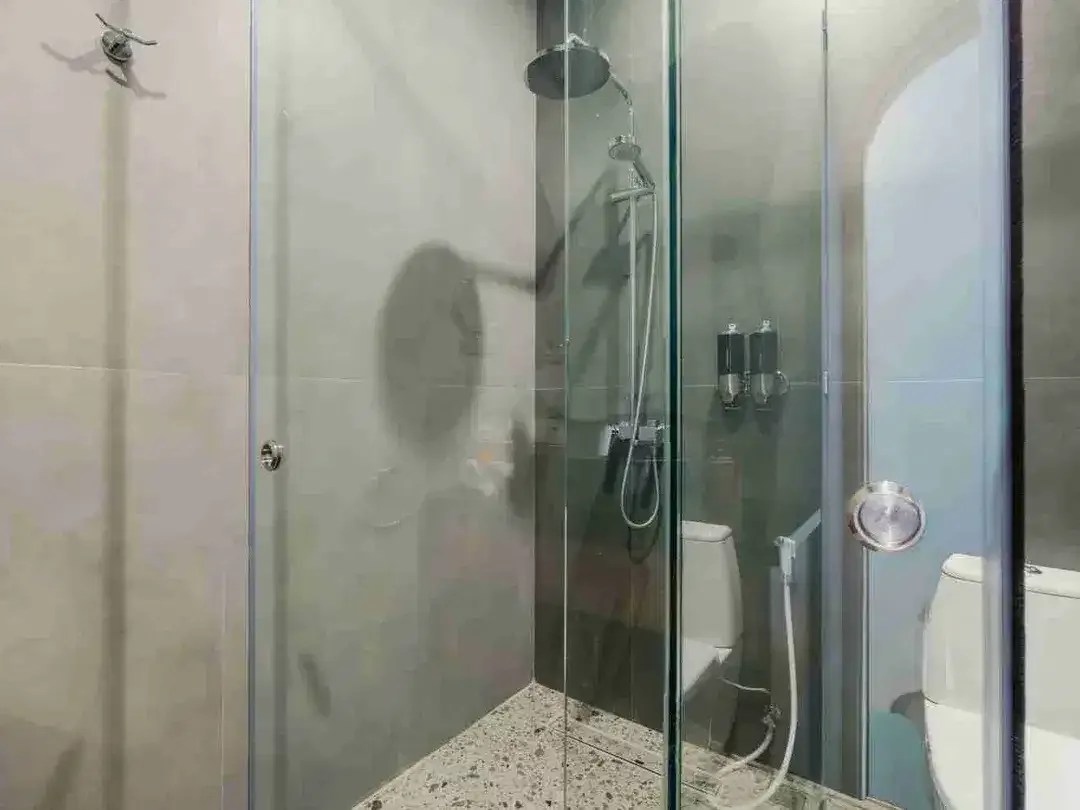 Vila Mewah Baru 3 Lantai Furnished di Kerobokan Badung - Image 2 of 10