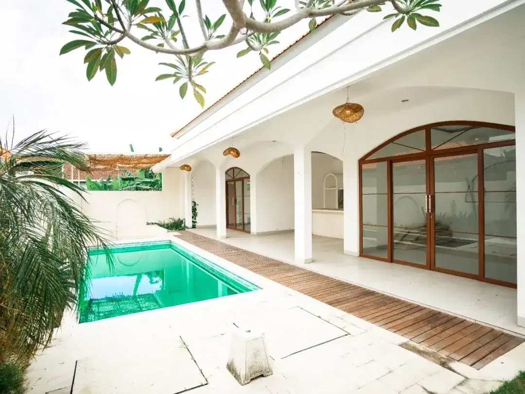 VILLA BRAND NEW DI BABAKAN CANGGU DEKAT PANTAI BATU BOLONG - Image 3 of 10