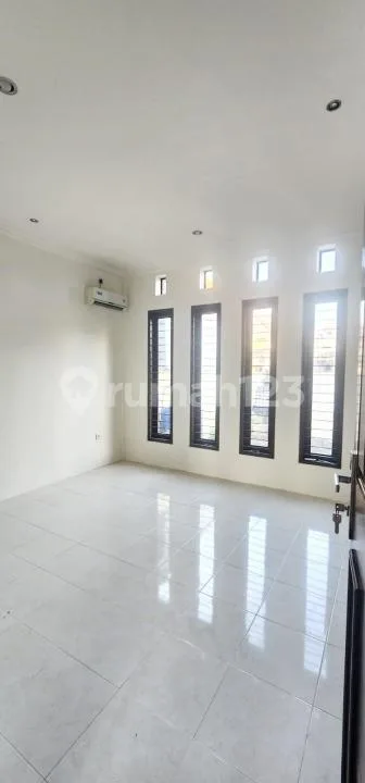 Di Sewakan Rumah Nyaman di Jalan Bedugul Sidakarya - Image 4 of 4