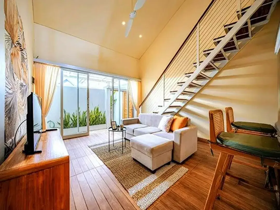 AMR-136.AND  For Monthly Rent Modern Cozy Loft In Seminyak – Stylish 1BR Apartment with Fast WiFi & Full Facilities! - Image 4 of 10