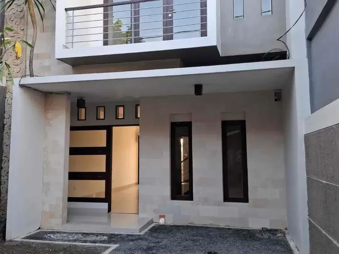Dijual rumah minimalis baru gress lantai 2 berLokasi perumahan surya buana deket kerobokan - Image 1 of 8