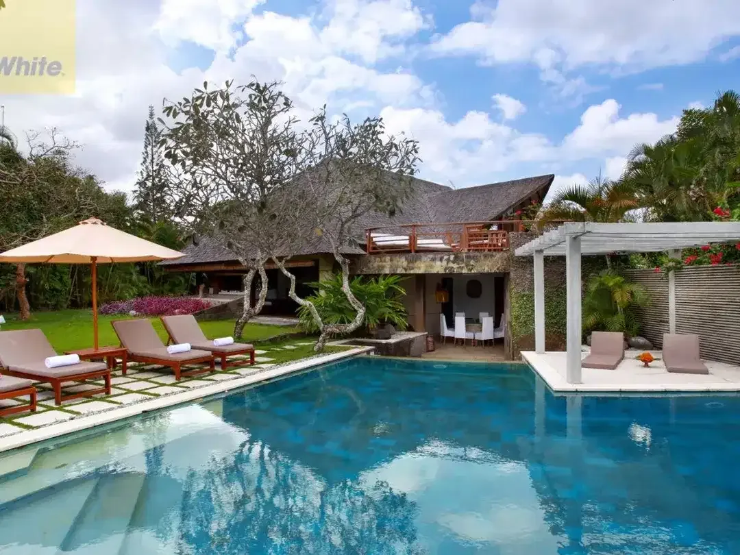 Freehold - Luxury villa in prime area Kerobokan, Canggu - Image 1 of 10