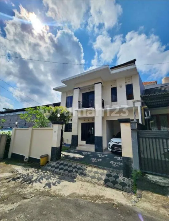 Rumah 2 Lantai Strategis Dekat Citraland Denpasar - Image 1 of 4