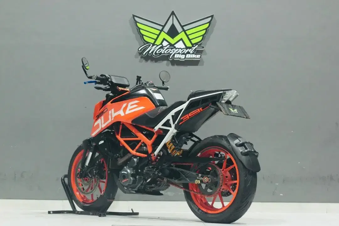 KTM duke 390 ABS mulus mesin sehat unit mulus siap pakai - Image 3 of 4