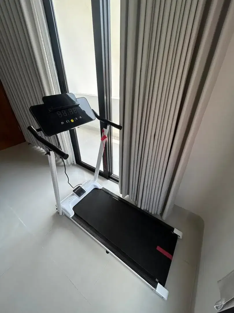 Dijual Alat Treadmill kondisi bagus spt baru - Image 1 of 4