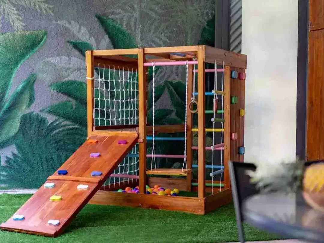 Villa Modern Minimalis 3 Kamar Tidur di Kerobokan - Image 2 of 10