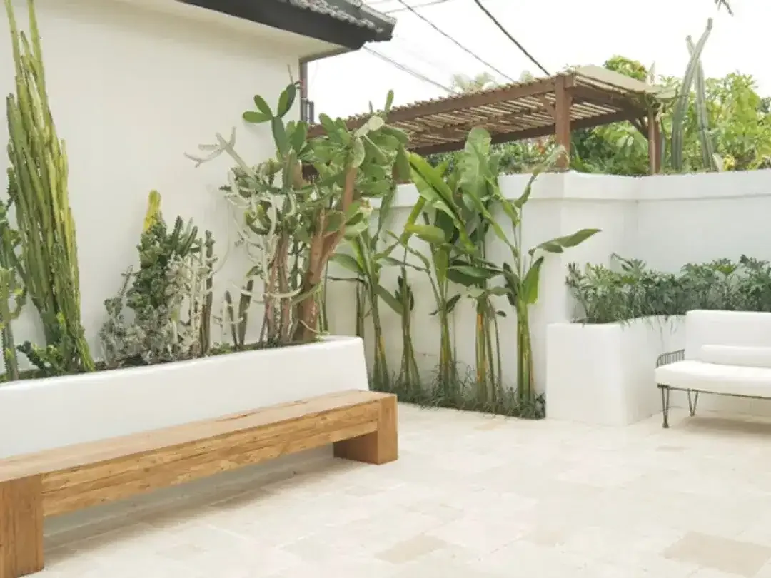 VILLA 4BR BERGAYA TROPIS BOHEMIAN DI TUMBAK BAYUH CANGGU BADUNG - Image 3 of 10