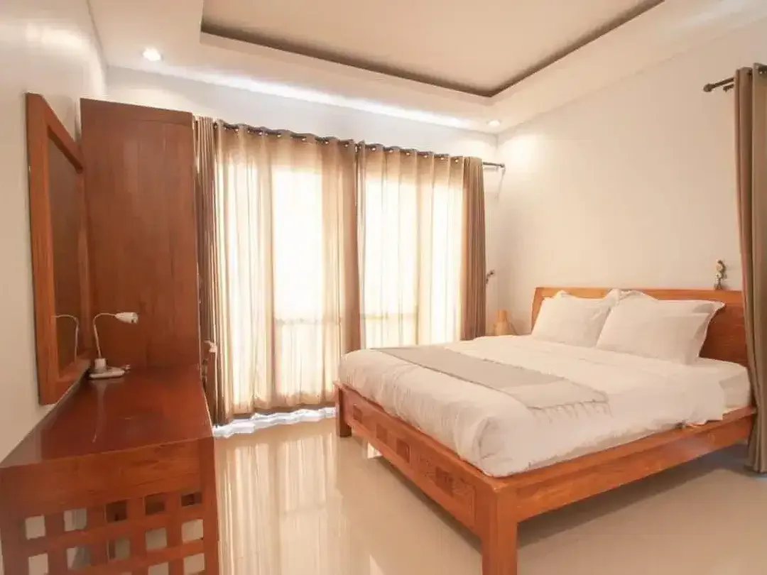 READY VILLA 3BR BIG POOL SANGAT TENANG LOKASI STARTEGIS DI UMALAS - Image 5 of 10