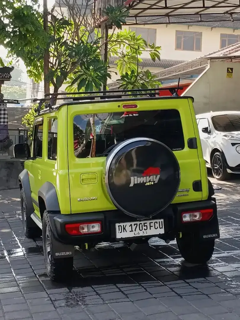 SUZUKI JIMNY 4X4 BENSIN 3 PINTU WARNA MENARIK - Image 4 of 10