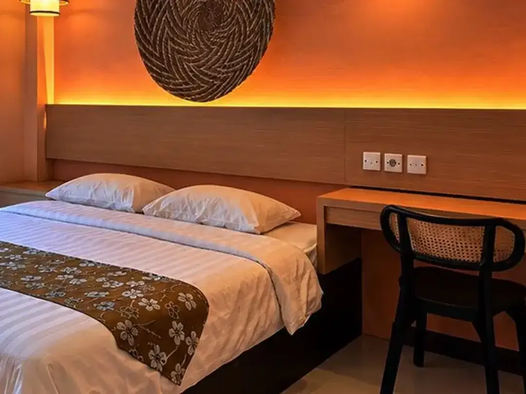 AMR-093.SRC | For Monthly Rent – 2-Bedrooms Suite Apartment in Legian Kuta - Image 2 of 10