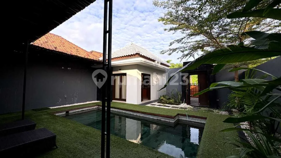 Villa Privat Pool In Strategic Location - Image 2 of 4