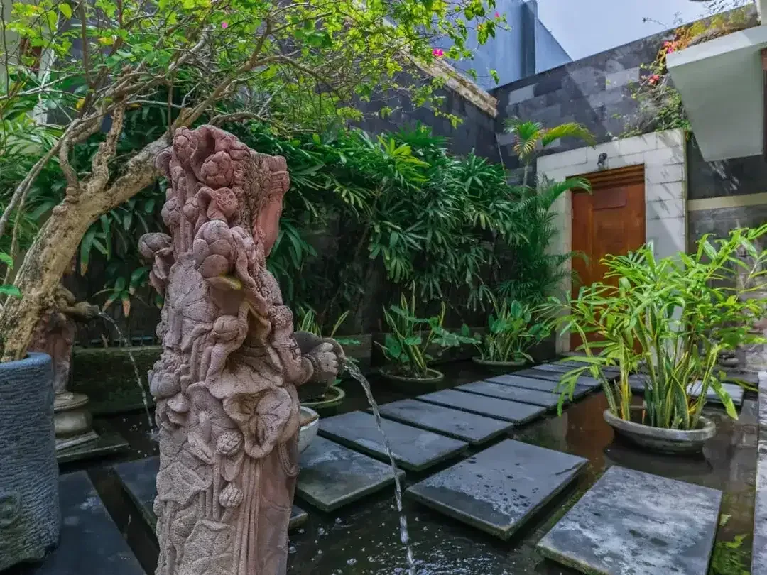 FOR SALE VILLA 2BR FURNISHED WALKING GO TO BEACH SEMINYAK - Image 2 of 10