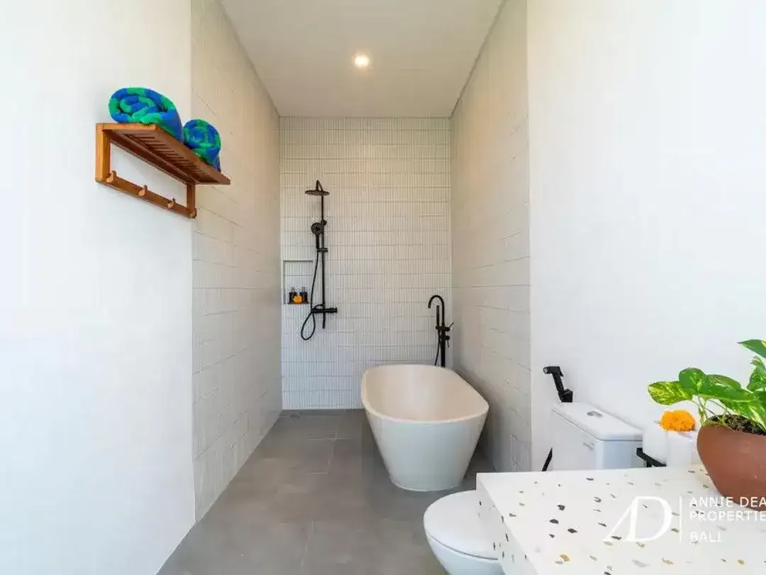 FREEHOLD/LEASEHOLD| MODERN 2-BEDROOM VILLA WITHIN A COMPLEX IN CANGGU - Image 6 of 9