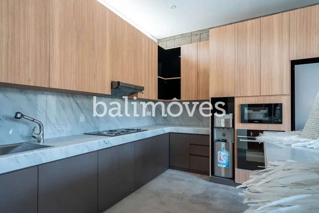 Vila Keluarga Empat Kamar Tidur Modern Dalam Kompleks di Tepi Pantai - Image 3 of 10