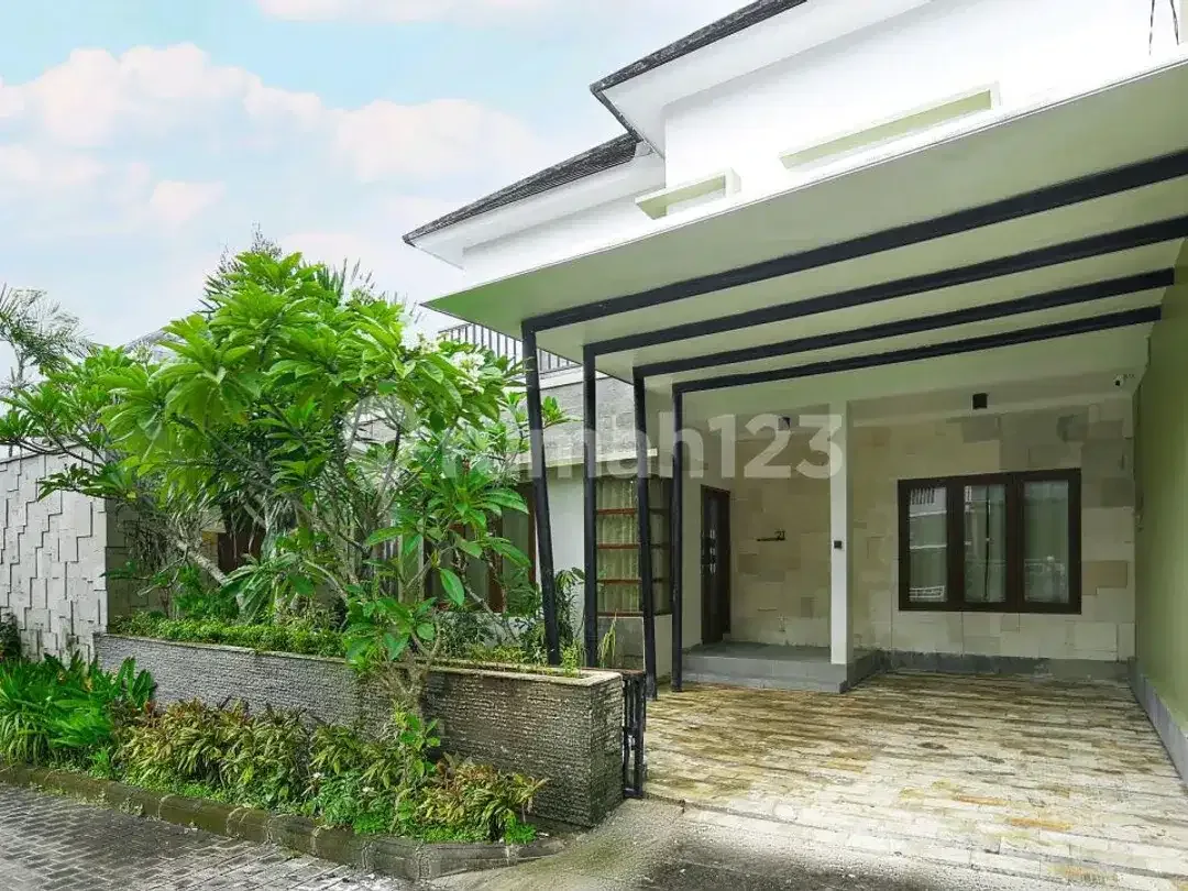 Modern Tropical House With Villa Style, Fully Furnished With Private Pool - Image 10 of 10