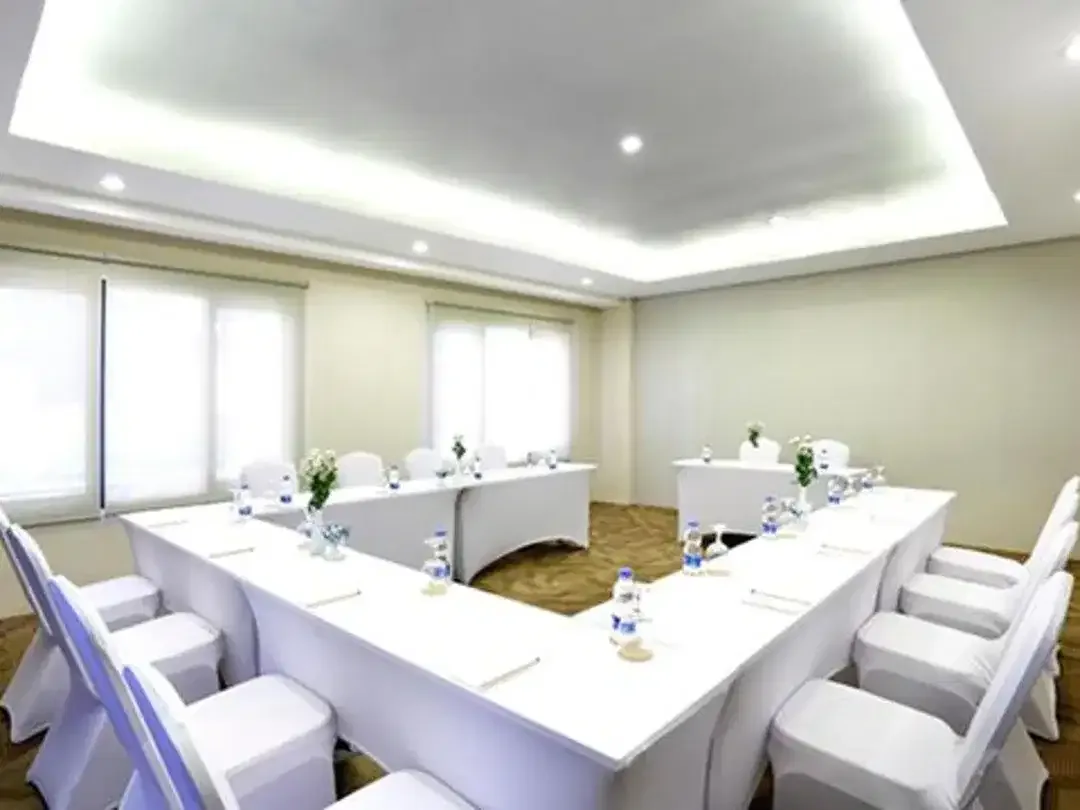 Hotel dijual dalam keadaan beroprasional dengan baik dan masih memberikan profit yang besar namun dalam kondisi aset pailit - Image 7 of 10