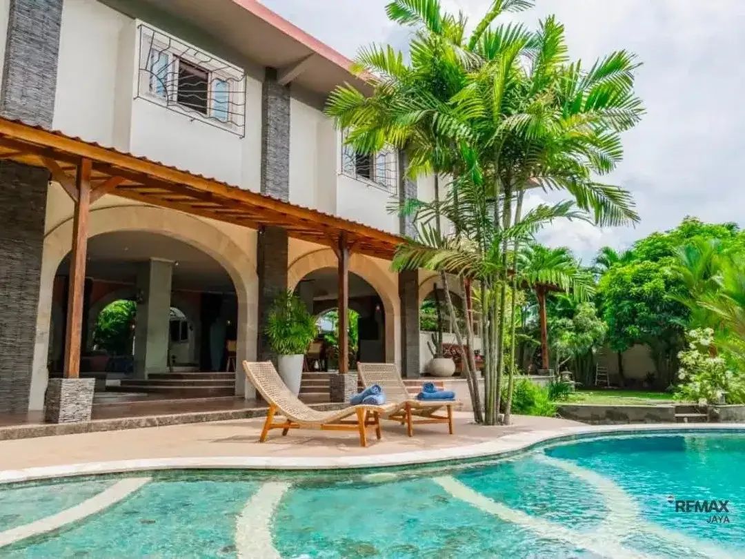 Villa Mewah Eksklusif 5 Kamar Tidur Dijual di Kaba-Kaba, Tabanan - Image 2 of 5