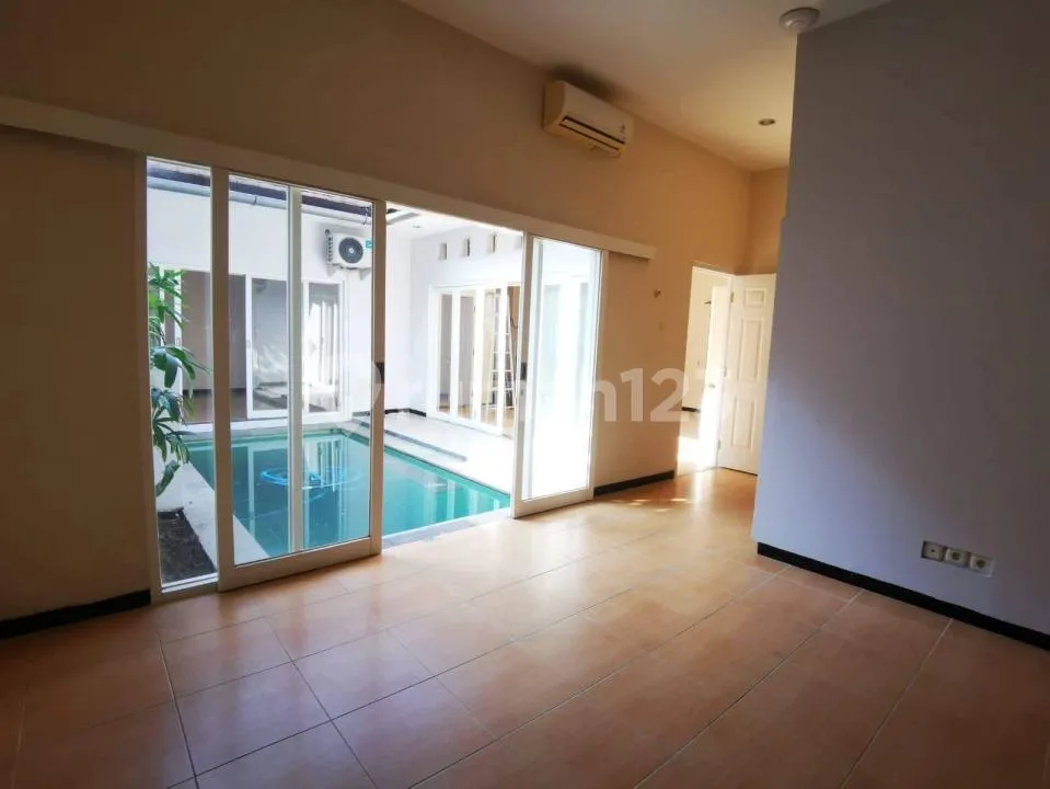 Rumah Strategis Siap Huni di Canggu Berawa - Image 1 of 4